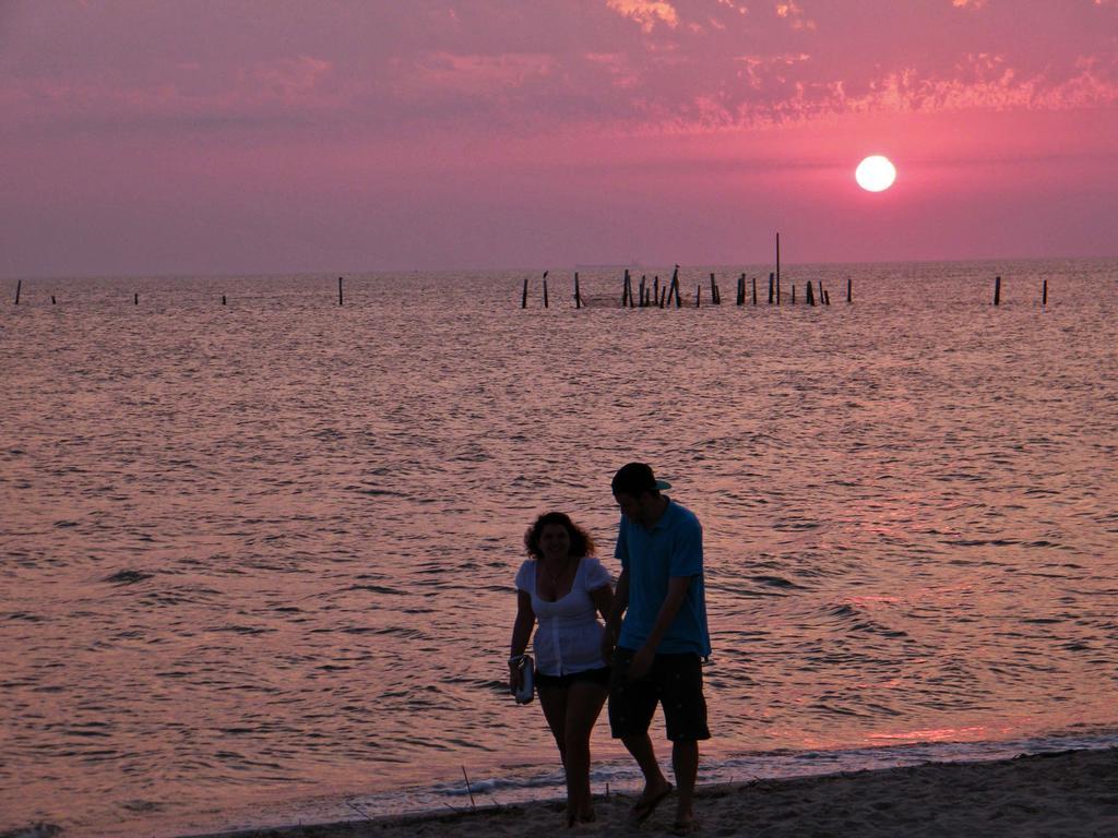 Sunset Beach Resort Cape Charles Buitenkant foto